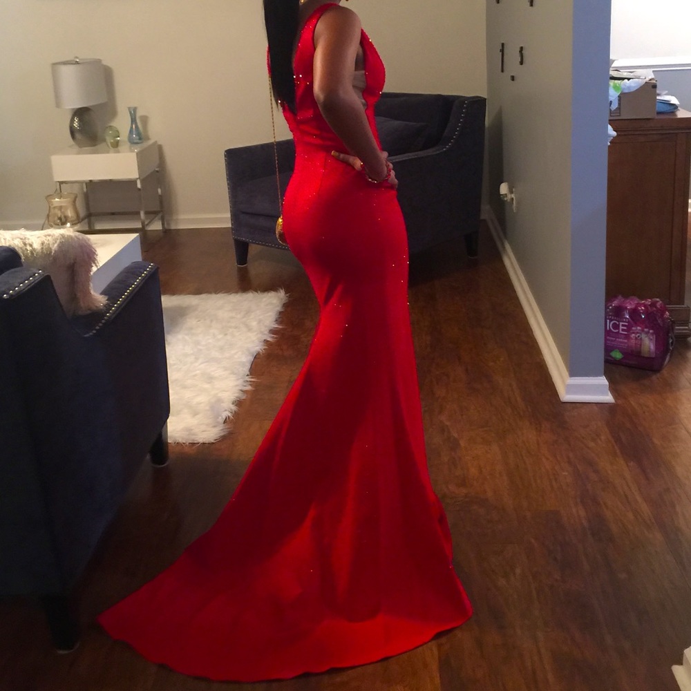 I am selling this beautiful hand made prom dress💃